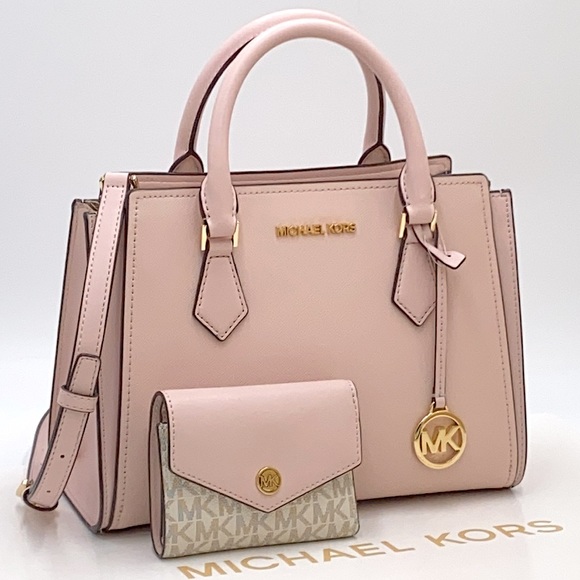 Michael Kors Handbags - MICHAEL KORS HOPE MEDIUM MESSENGER & FLAP WALLET